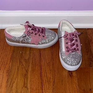 Kids size 1.5 Lola and the boys glitter sneakers